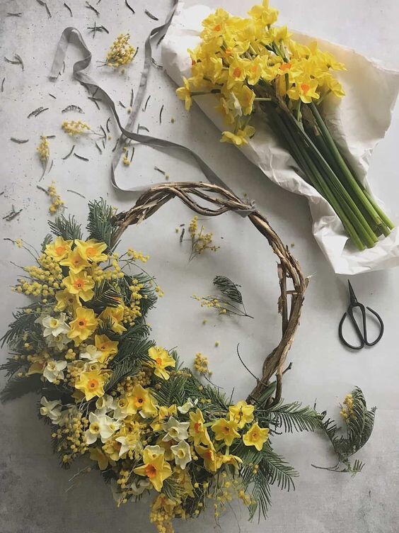 Πασχαλινή διακόσμηση με λουλούδια